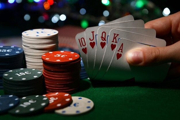 fals mobile app interface showing slot games and live casino options
