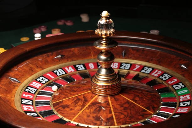 Teen Patti hand rankings and betting options